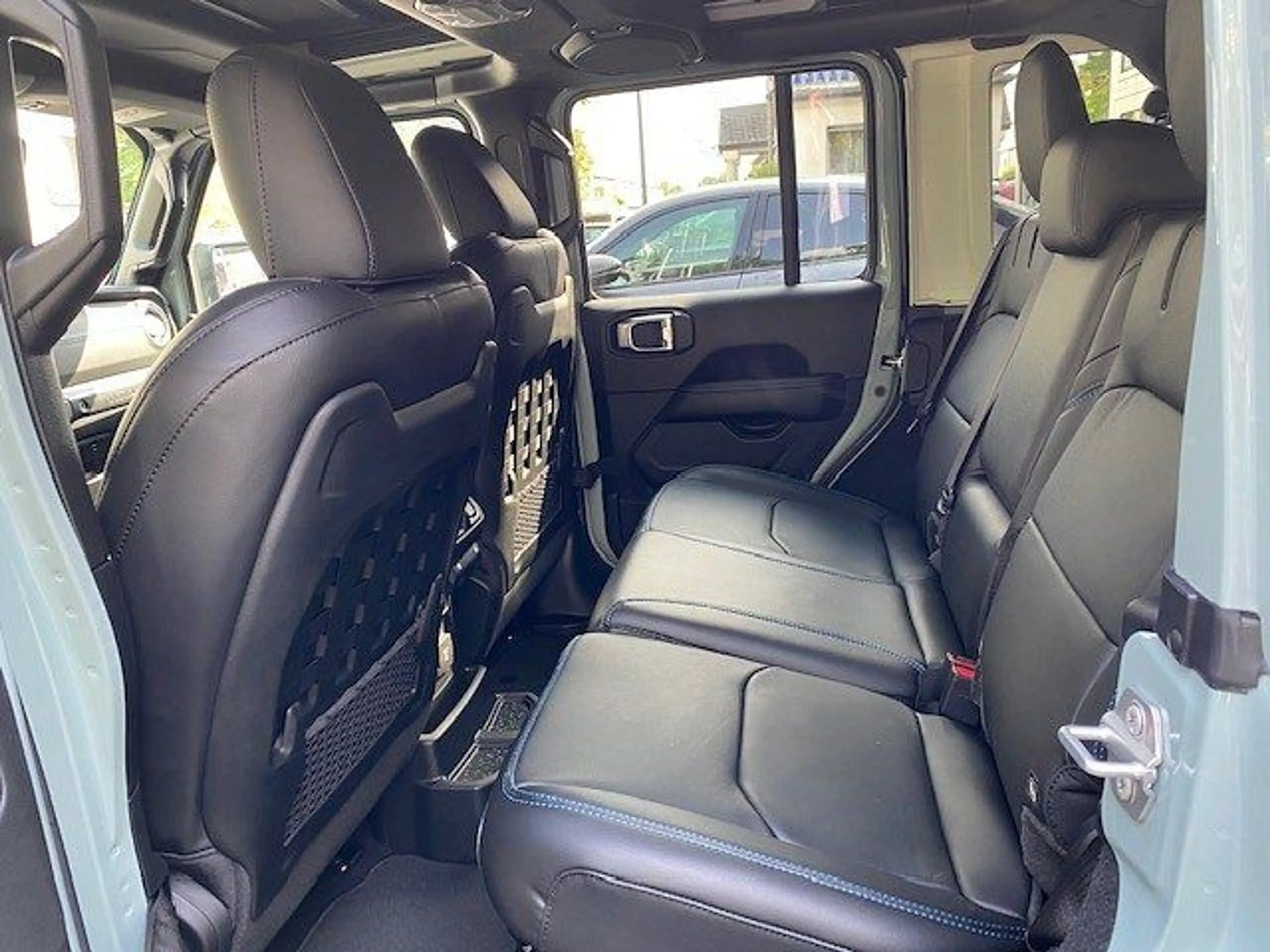 Jeep Wrangler Unlimited Plug-In Hybrid Rubicon 4xe 2.0 — photo 9