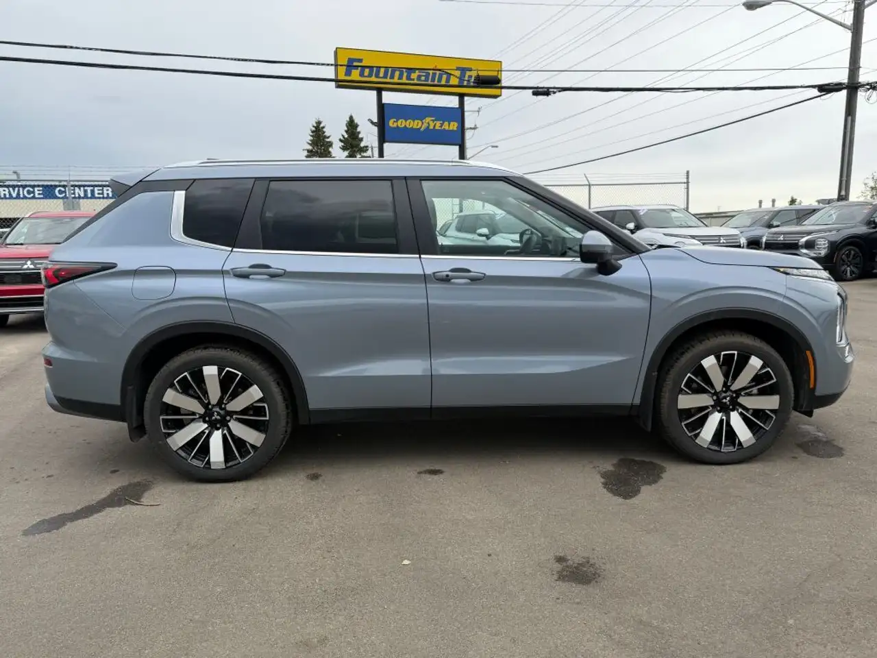 Mitsubishi Outlander снимка Mitsubishi Outlander