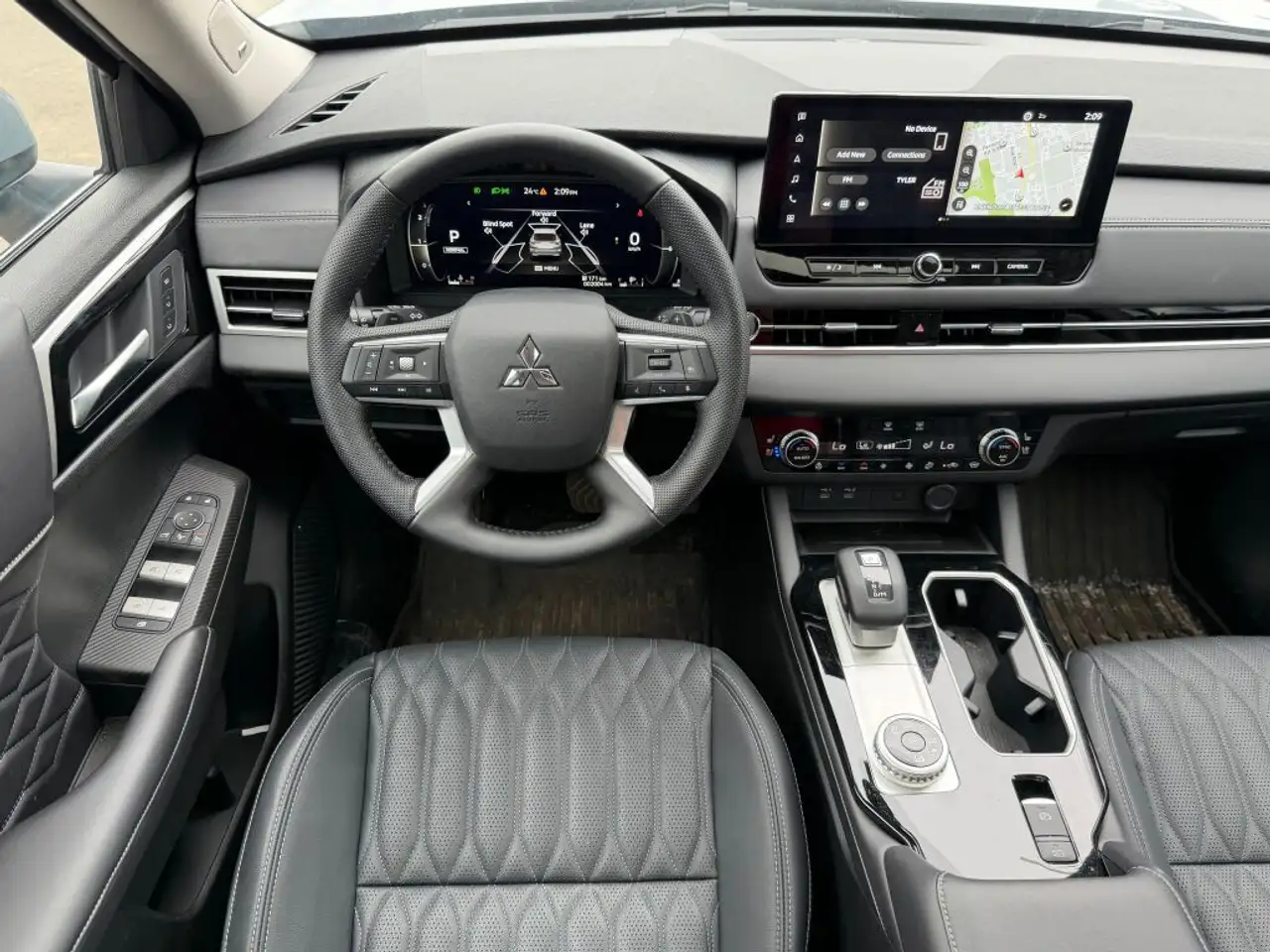 Mitsubishi Outlander снимка Mitsubishi Outlander