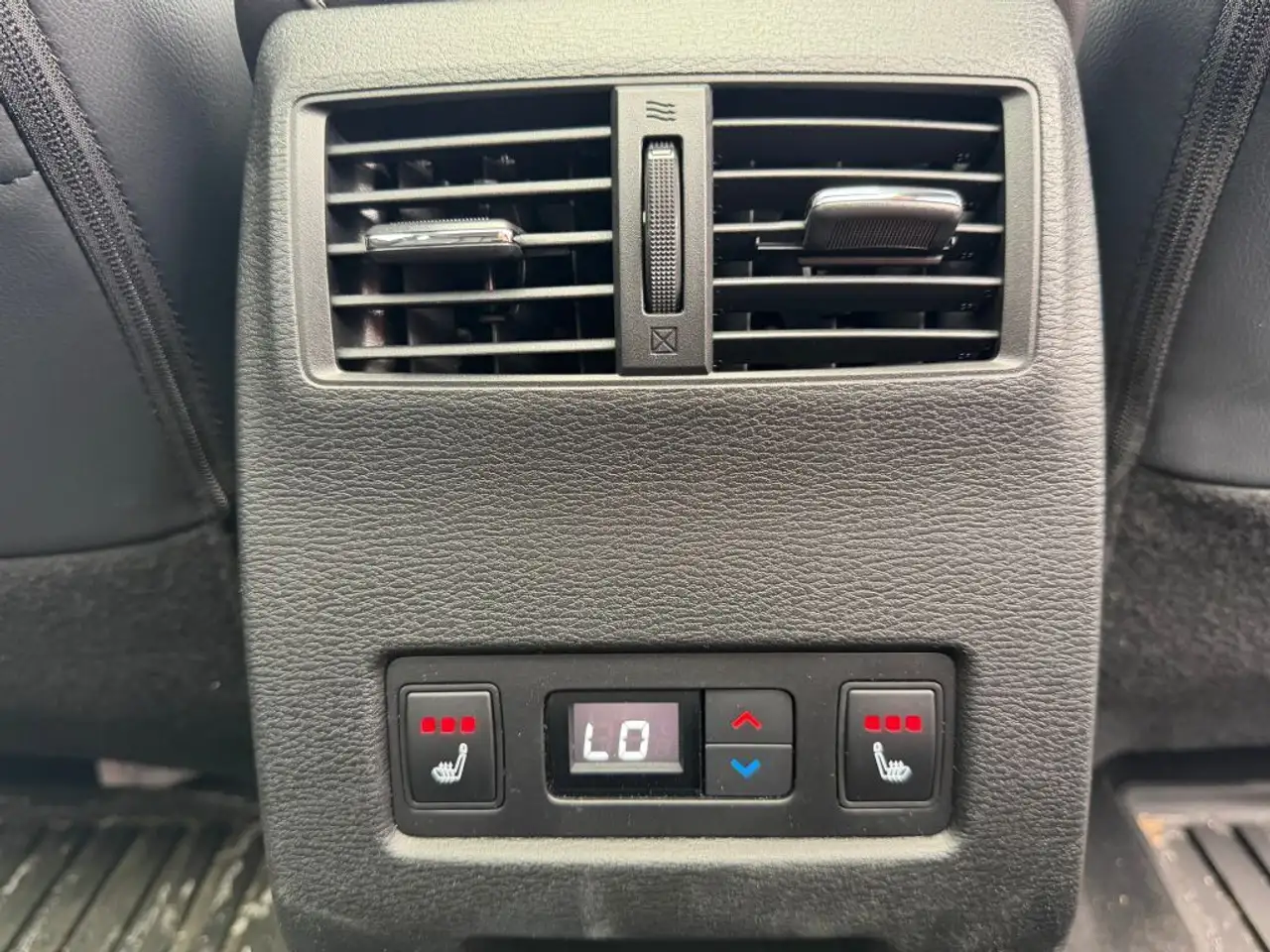 Mitsubishi Outlander снимка Mitsubishi Outlander
