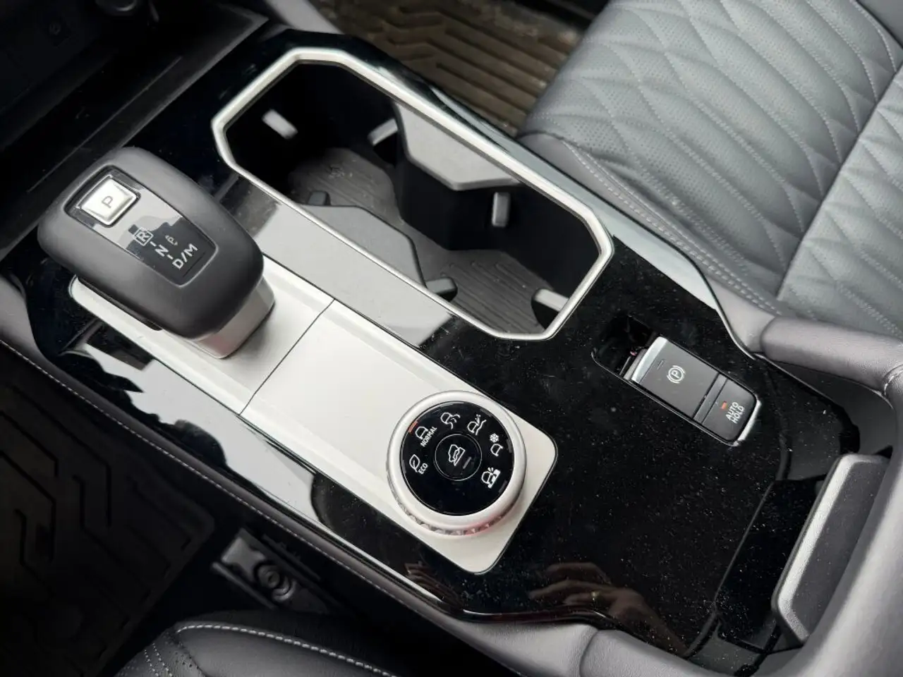 Mitsubishi Outlander снимка Mitsubishi Outlander