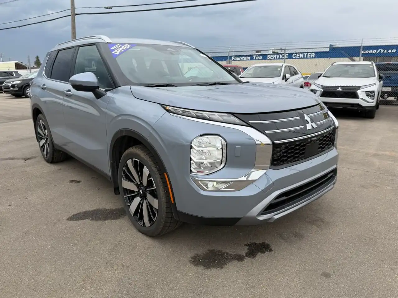 Mitsubishi Outlander снимка Mitsubishi Outlander