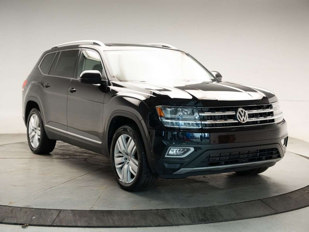 2018 Volkswagen Atlas Execline V6 | 7 passengers | 20 inch wheels | Pano — снимка 1