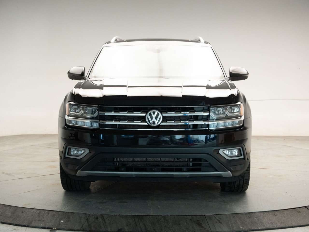 2018 Volkswagen Atlas Execline V6 | 7 passengers | 20 inch wheels | Pano — снимка 1