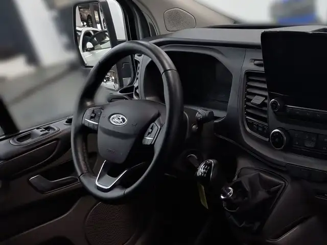 Ford Transit Custom view 10