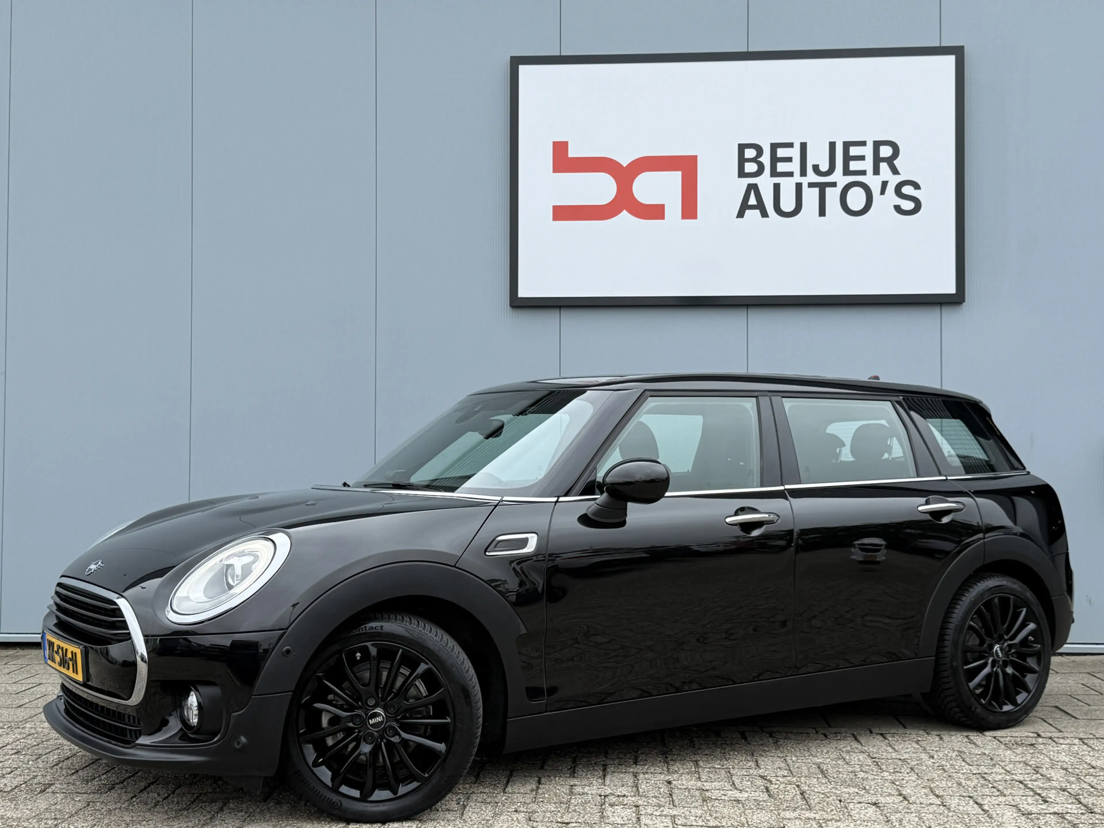 MINI Cooper Clubman 1.5 Business Edition Apple Carplay/LED/PDC.
