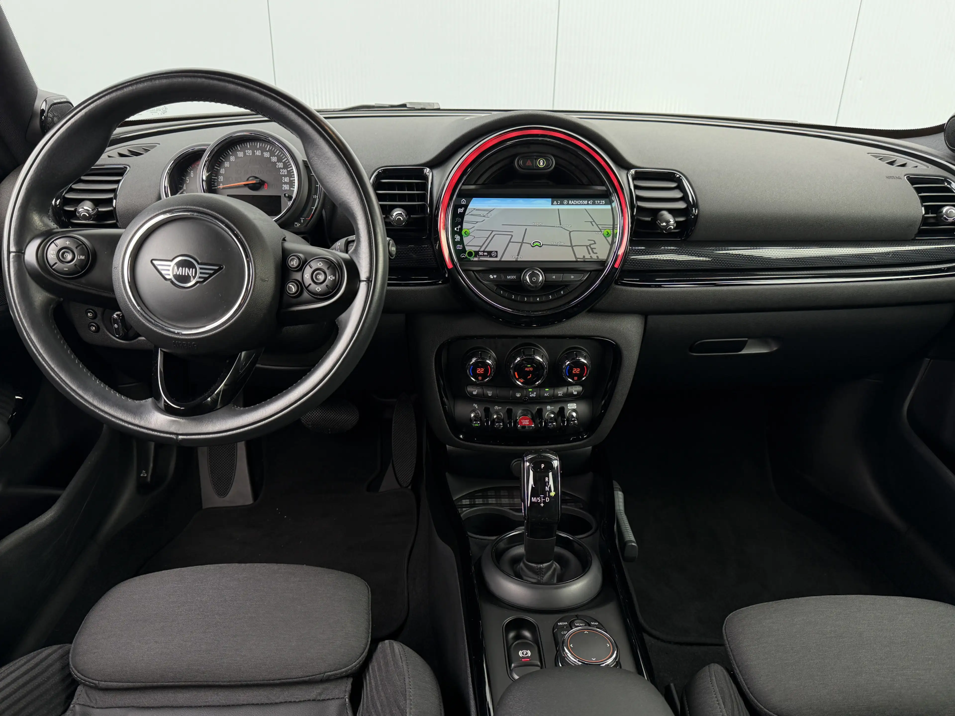 MINI Cooper Clubman 1.5 Business Edition Apple Carplay/LED/PDC. — photo 2
