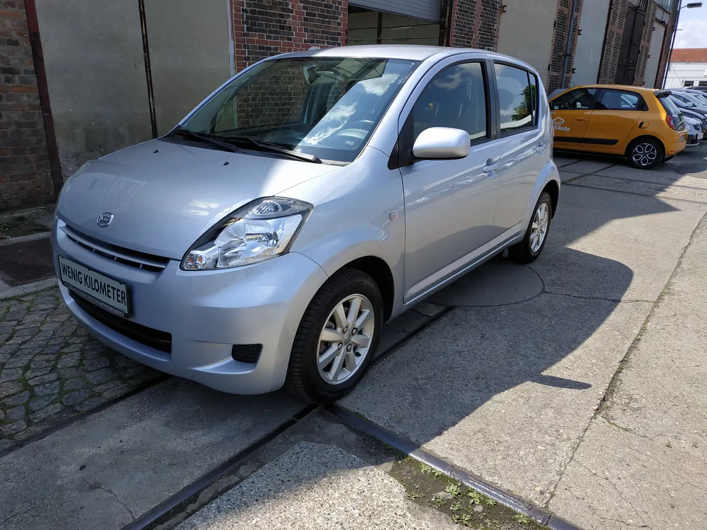 Daihatsu Sirion 1.3 4WD/ TÜV NEU/ wenig KM/ Allwetter-ALU/Klima Plateado - 1