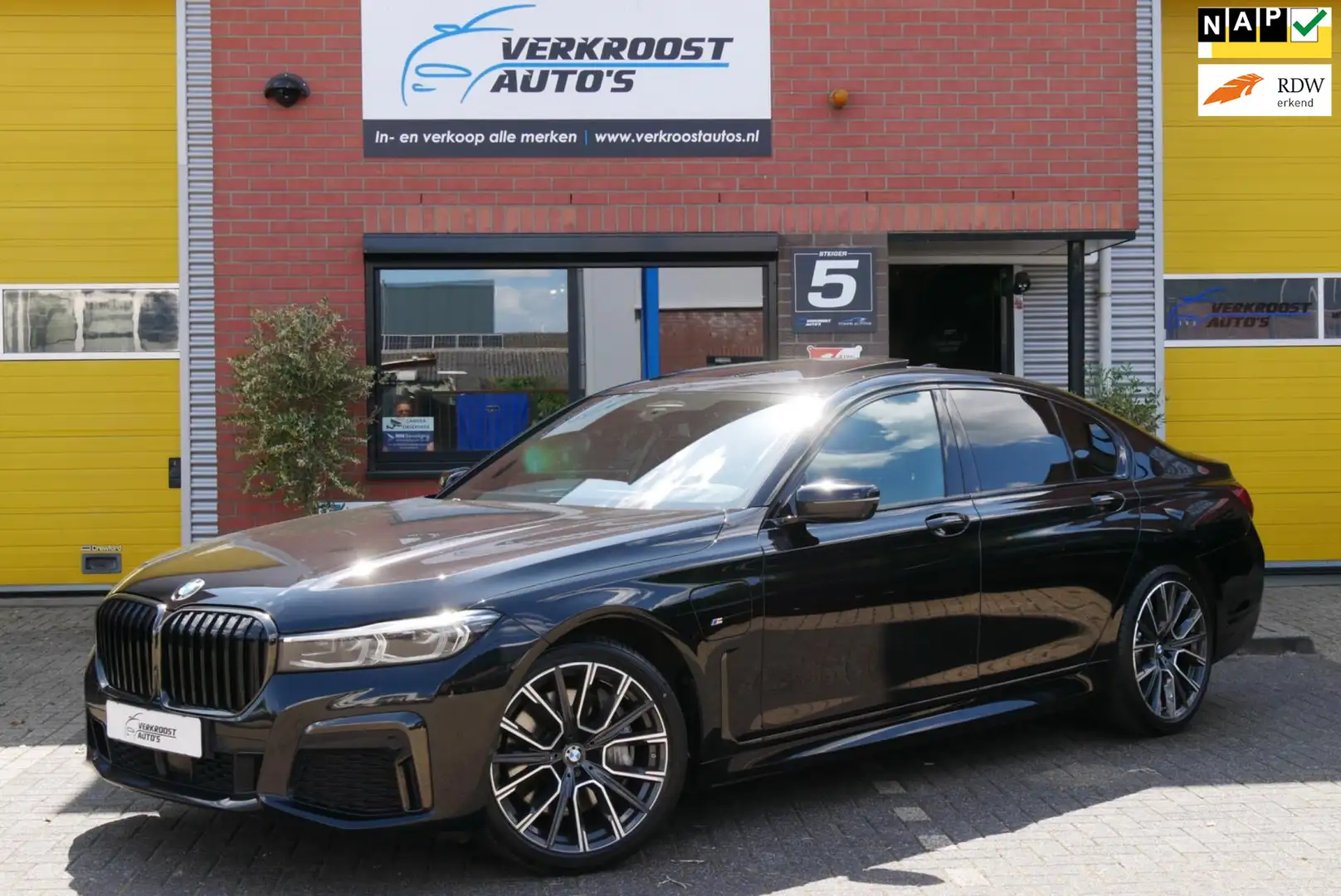 BMW 745 7-serie 745e high executive .m-sport.schuifdak.sof Zwart - 1