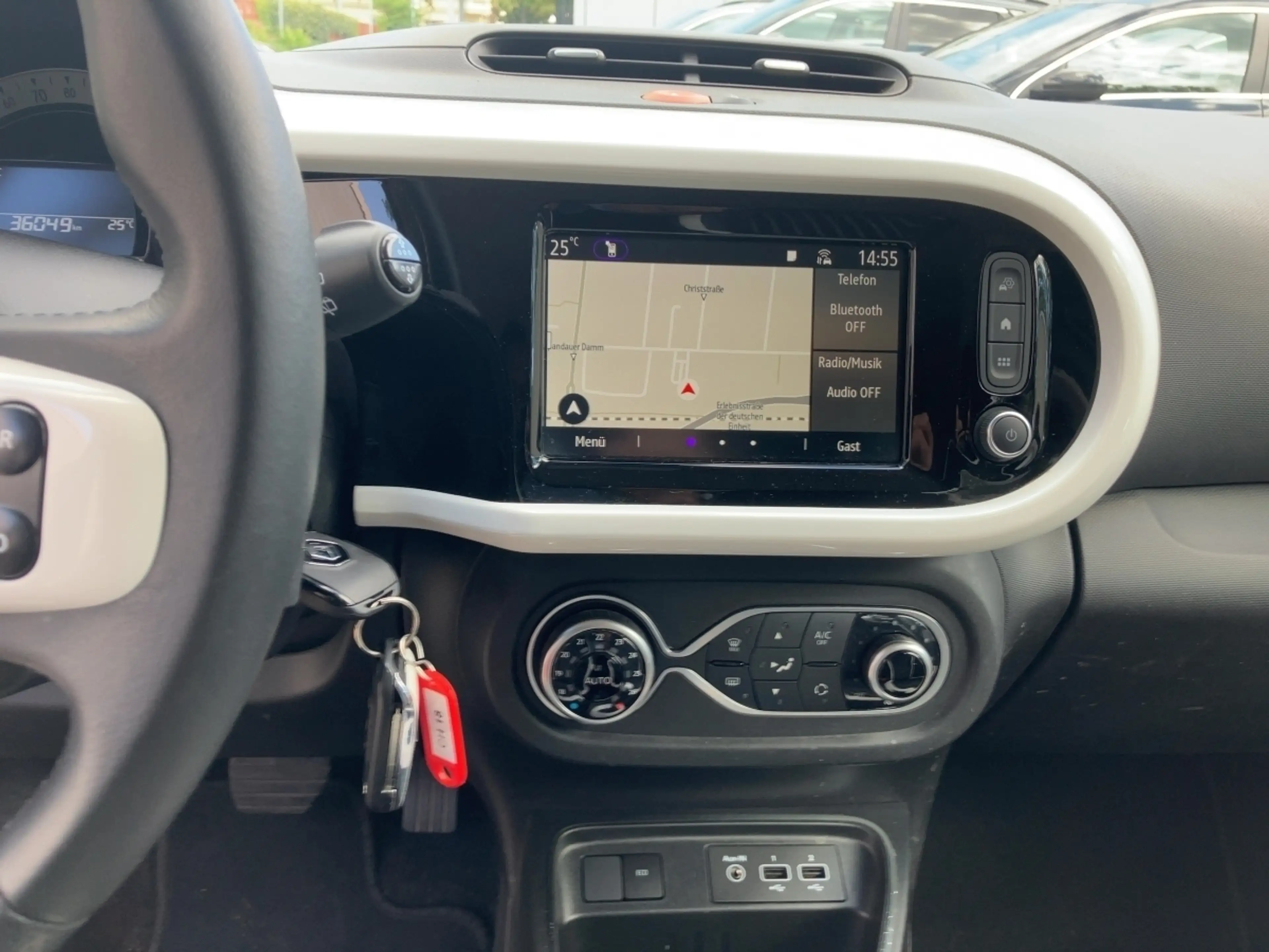 Renault Twingo Electric Techno — photo 11