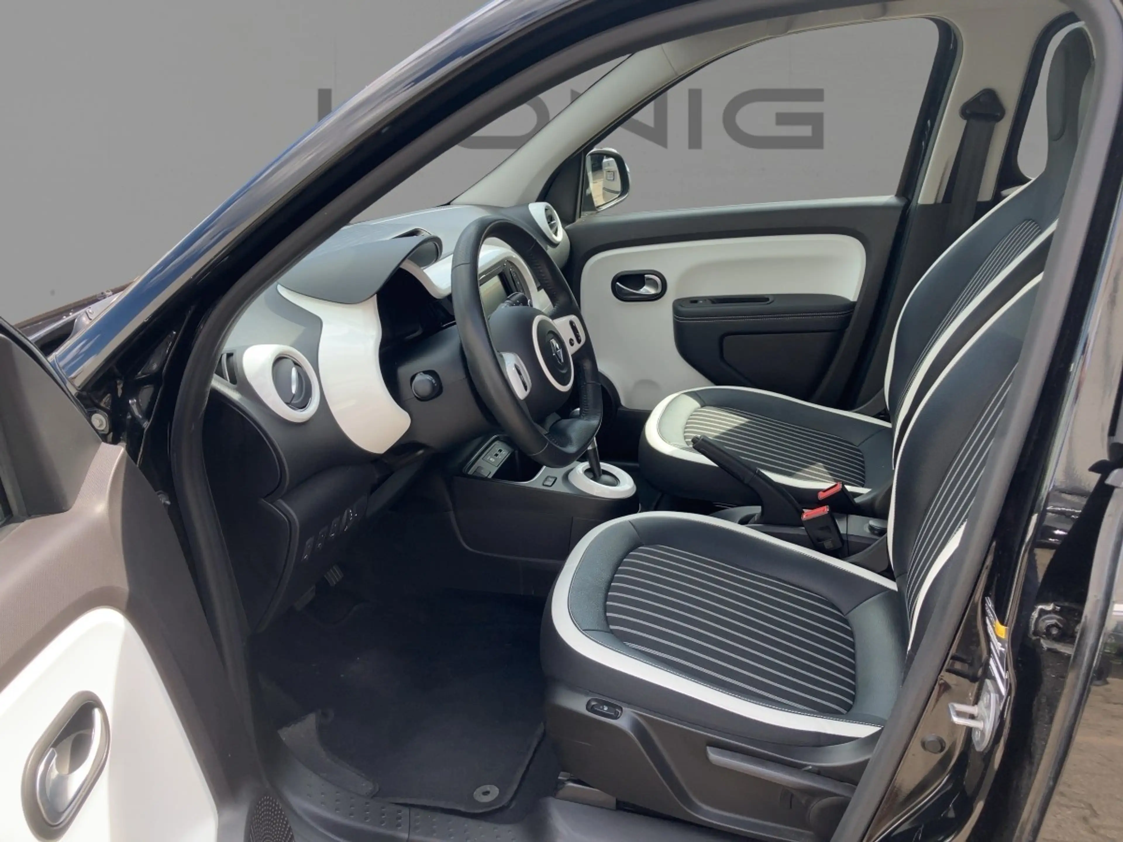 Renault Twingo Electric Techno — photo 7