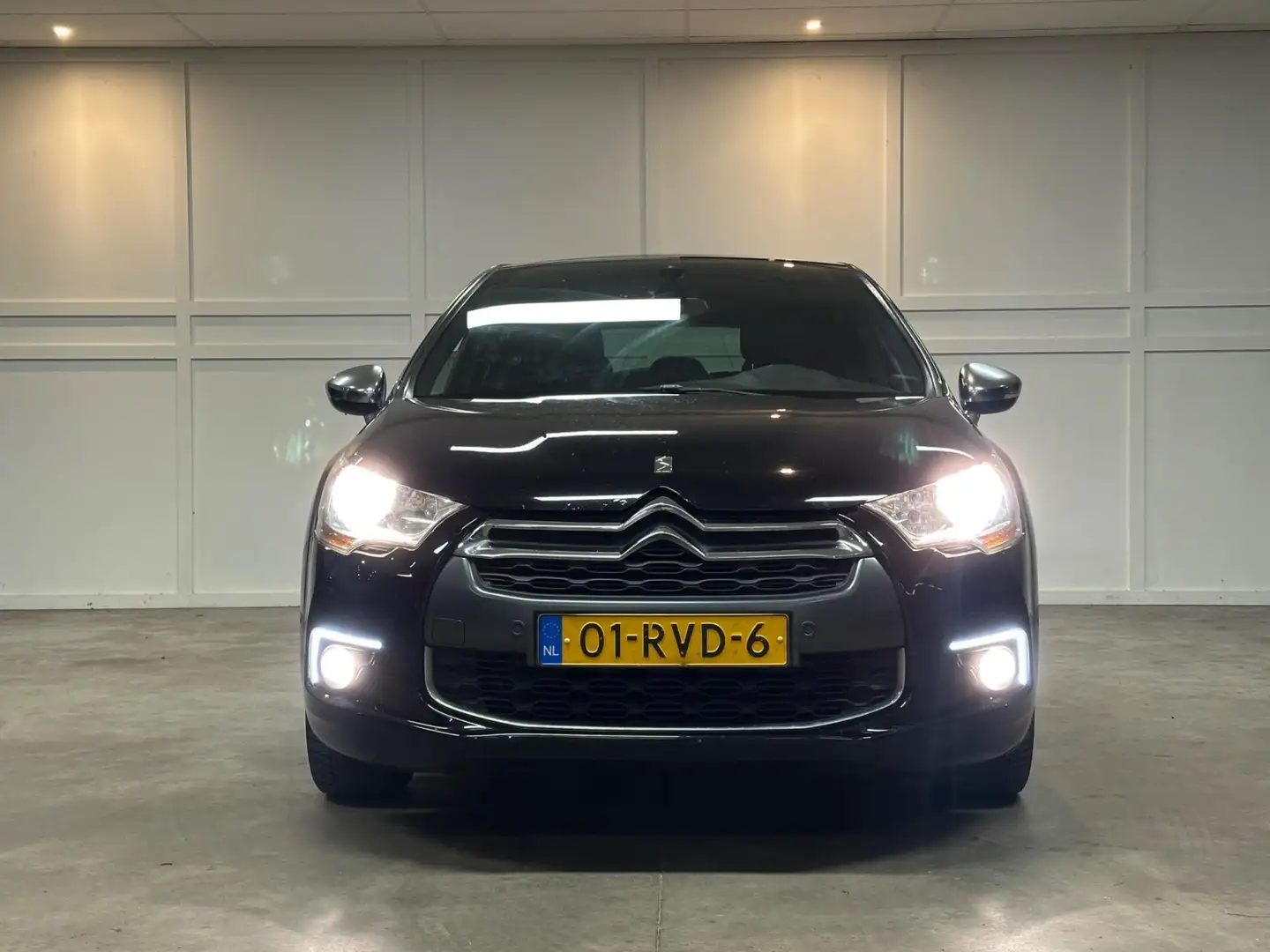 Citroen DS4 1.6 VTi So Chic 2011 Zwart - 2