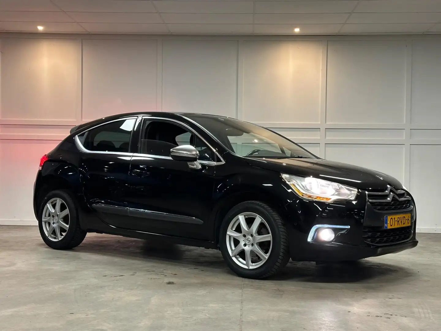 Citroen DS4 1.6 VTi So Chic 2011 Zwart - 1