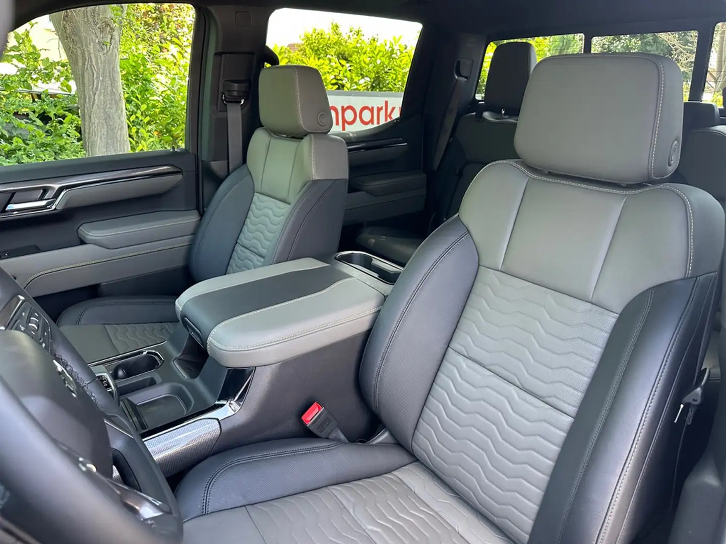 Chevrolet Silverado ZR2 6.2L V8 3LT MY25 AHZV 3.5t Чорний - 2