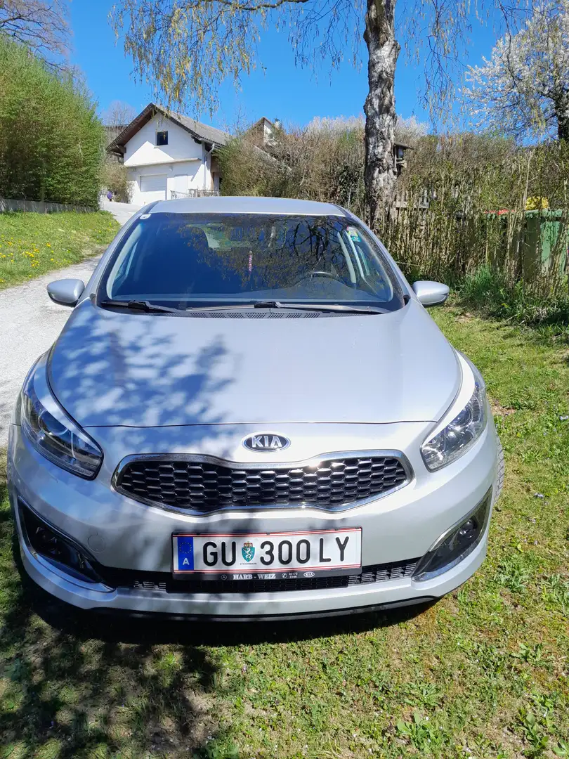 Kia Ceed / cee'd cee'd 1,4 MPI Silber Plus Silber Plus Grau - 1