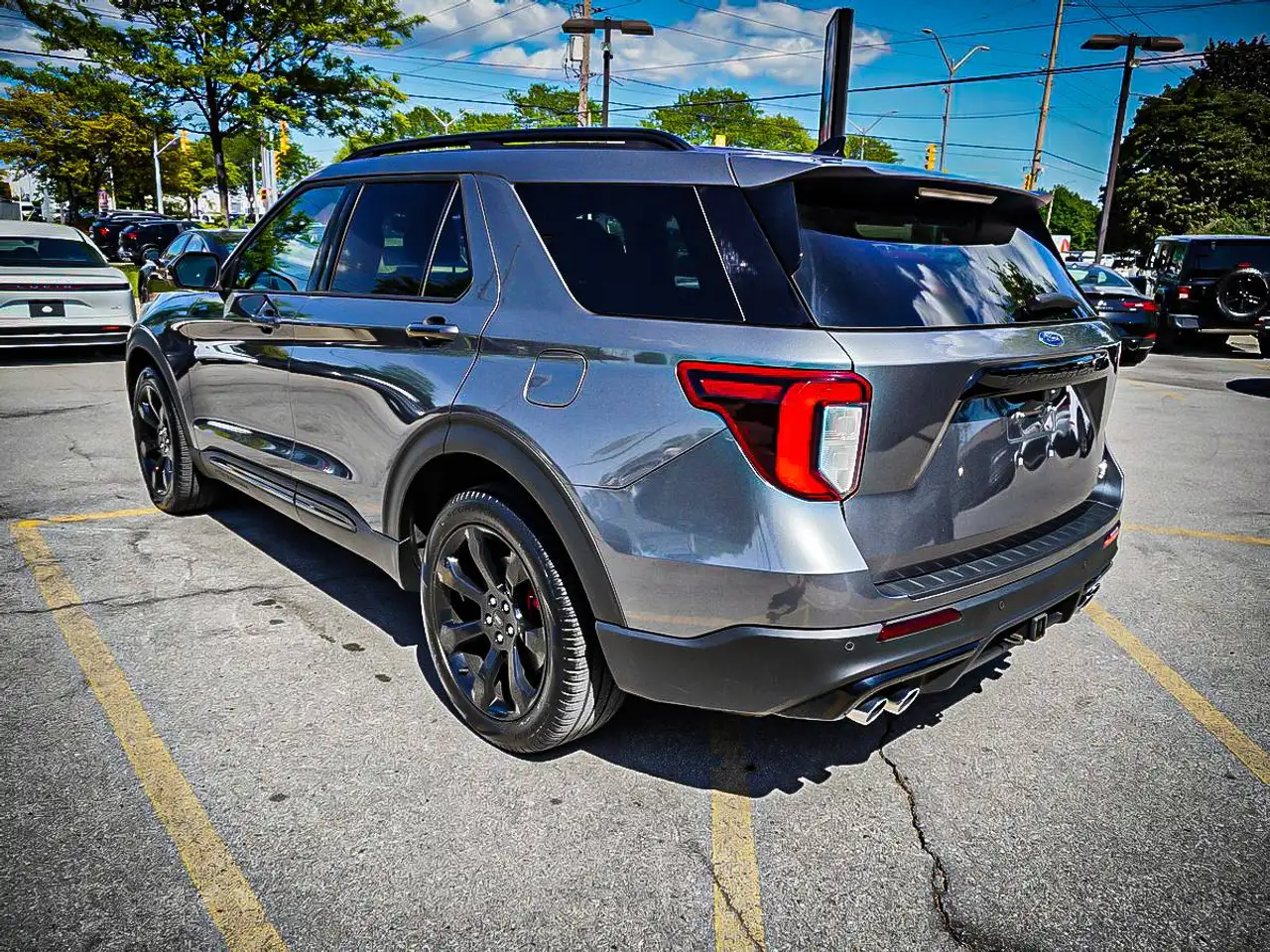Ford Explorer снимка Ford Explorer