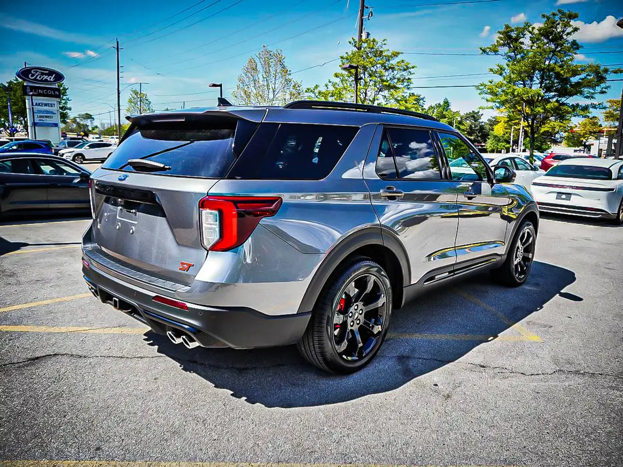 Ford Explorer снимка Ford Explorer