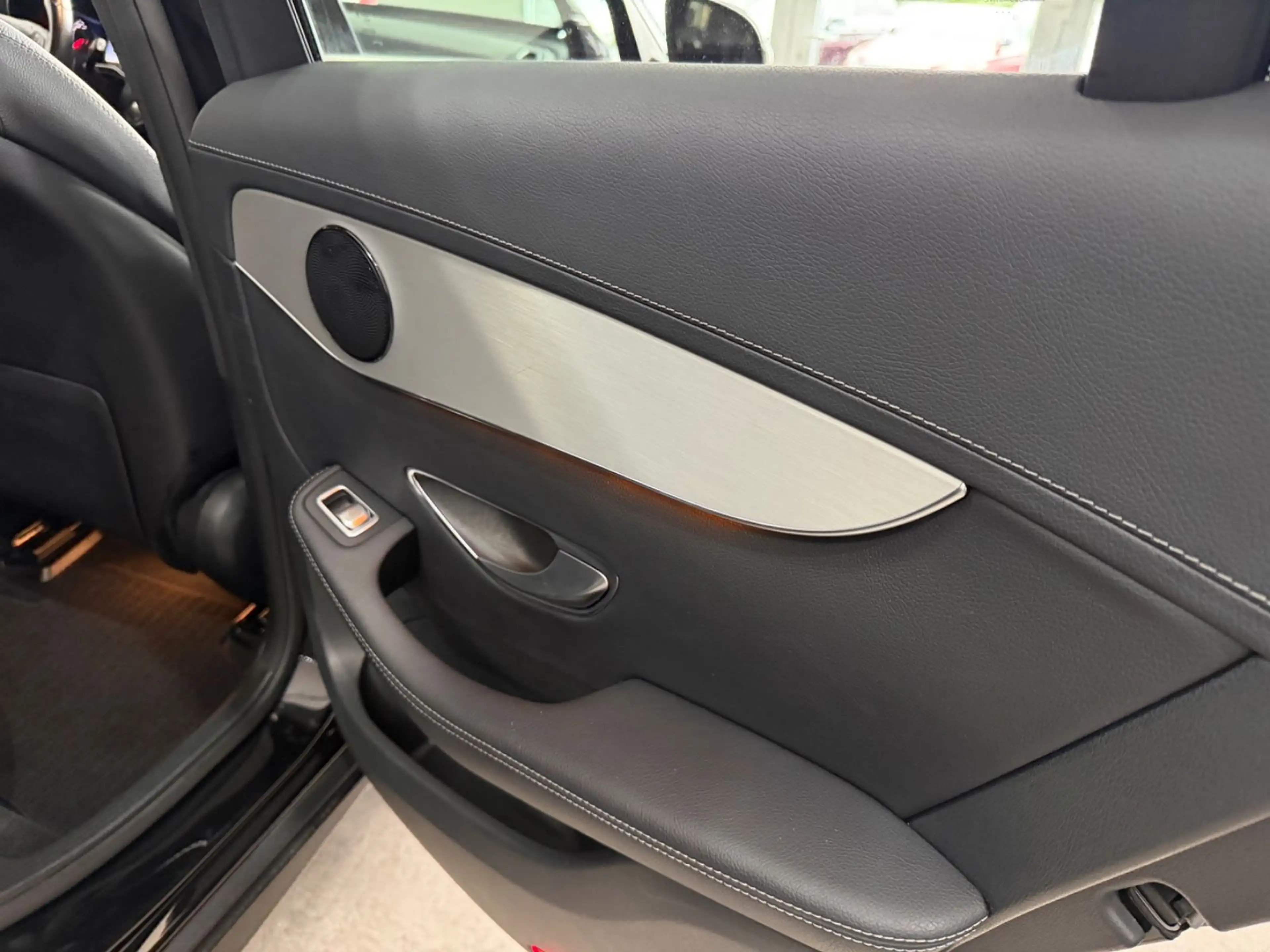 Mercedes-Benz GLC 250 *Exclusive*4Matic*Memory*Keyless* — photo 40