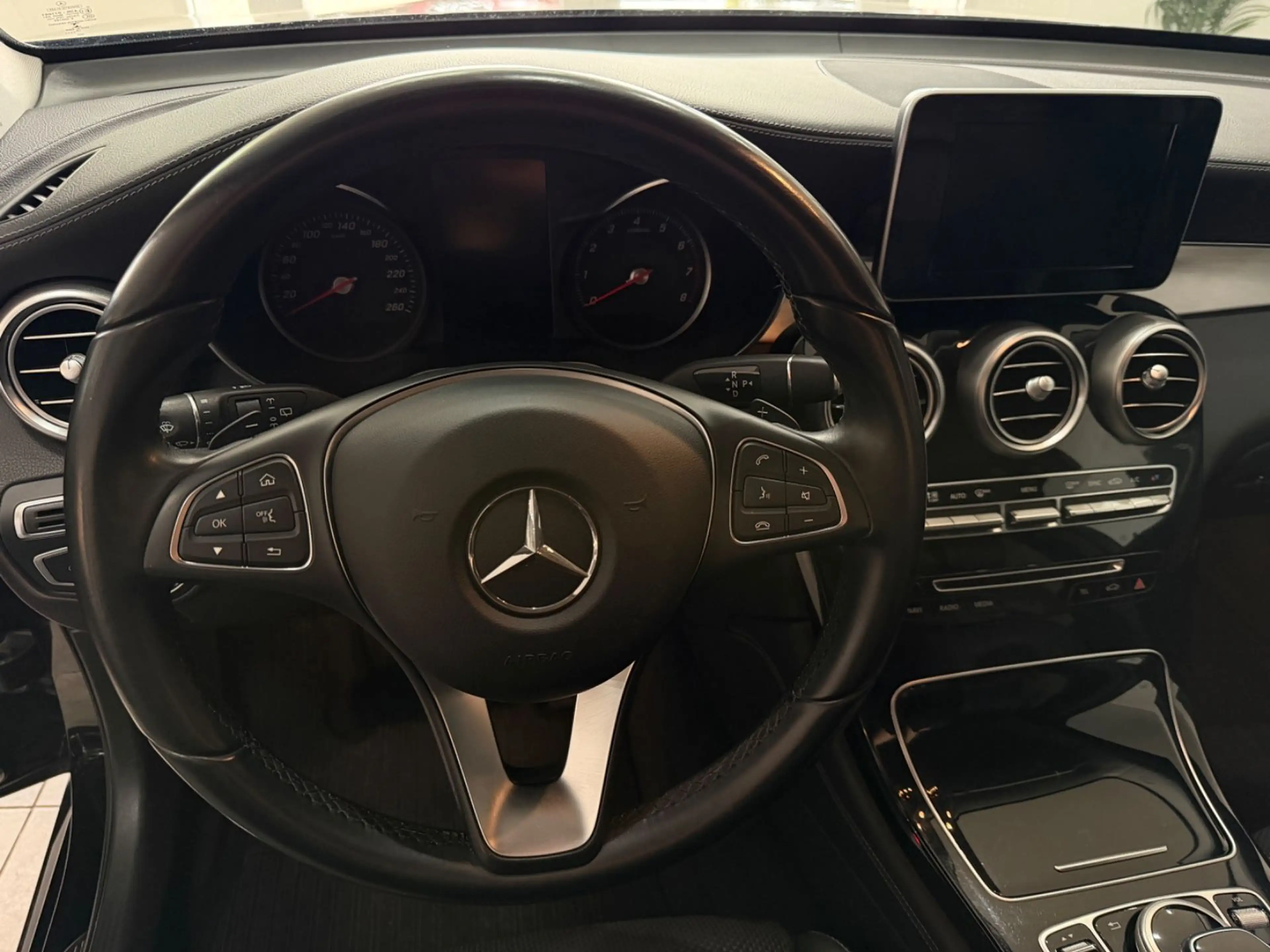 Mercedes-Benz GLC 250 *Exclusive*4Matic*Memory*Keyless* — photo 27
