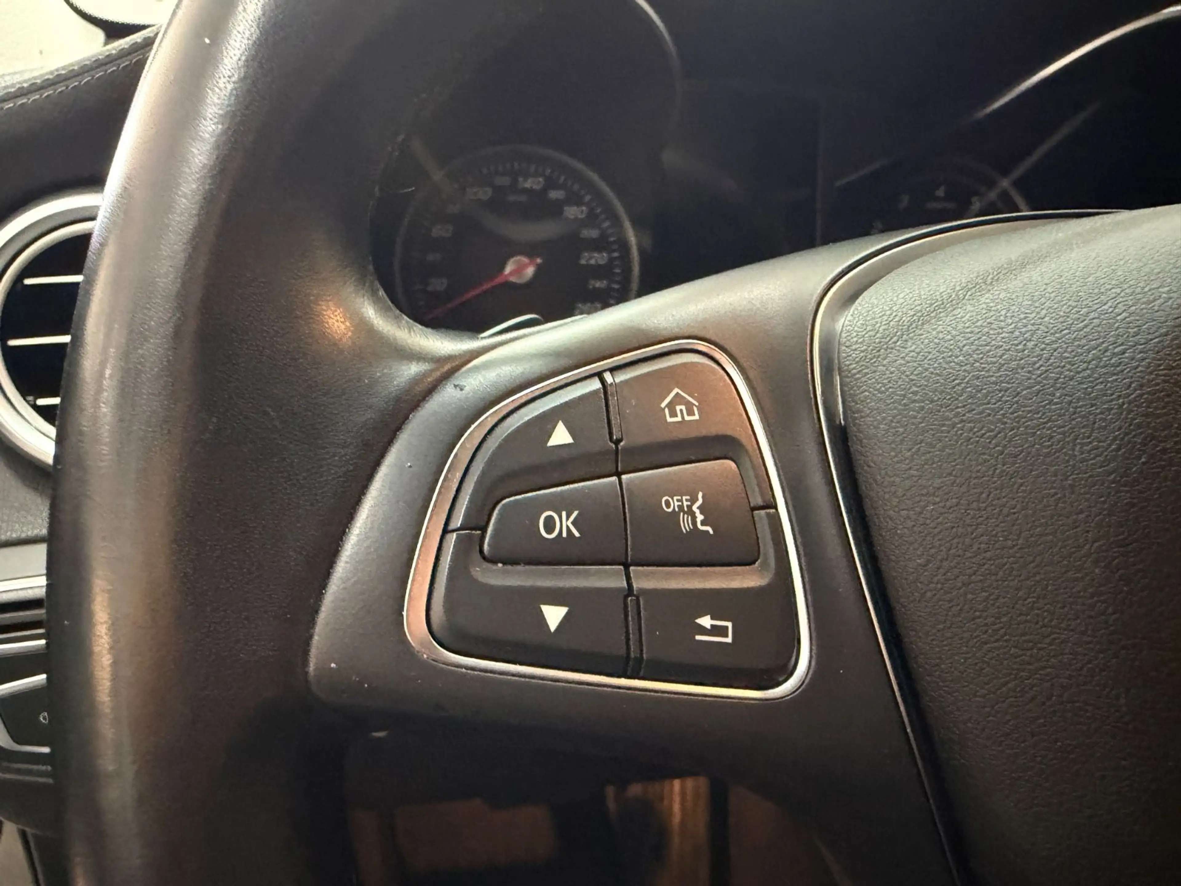 Mercedes-Benz GLC 250 *Exclusive*4Matic*Memory*Keyless* — photo 21