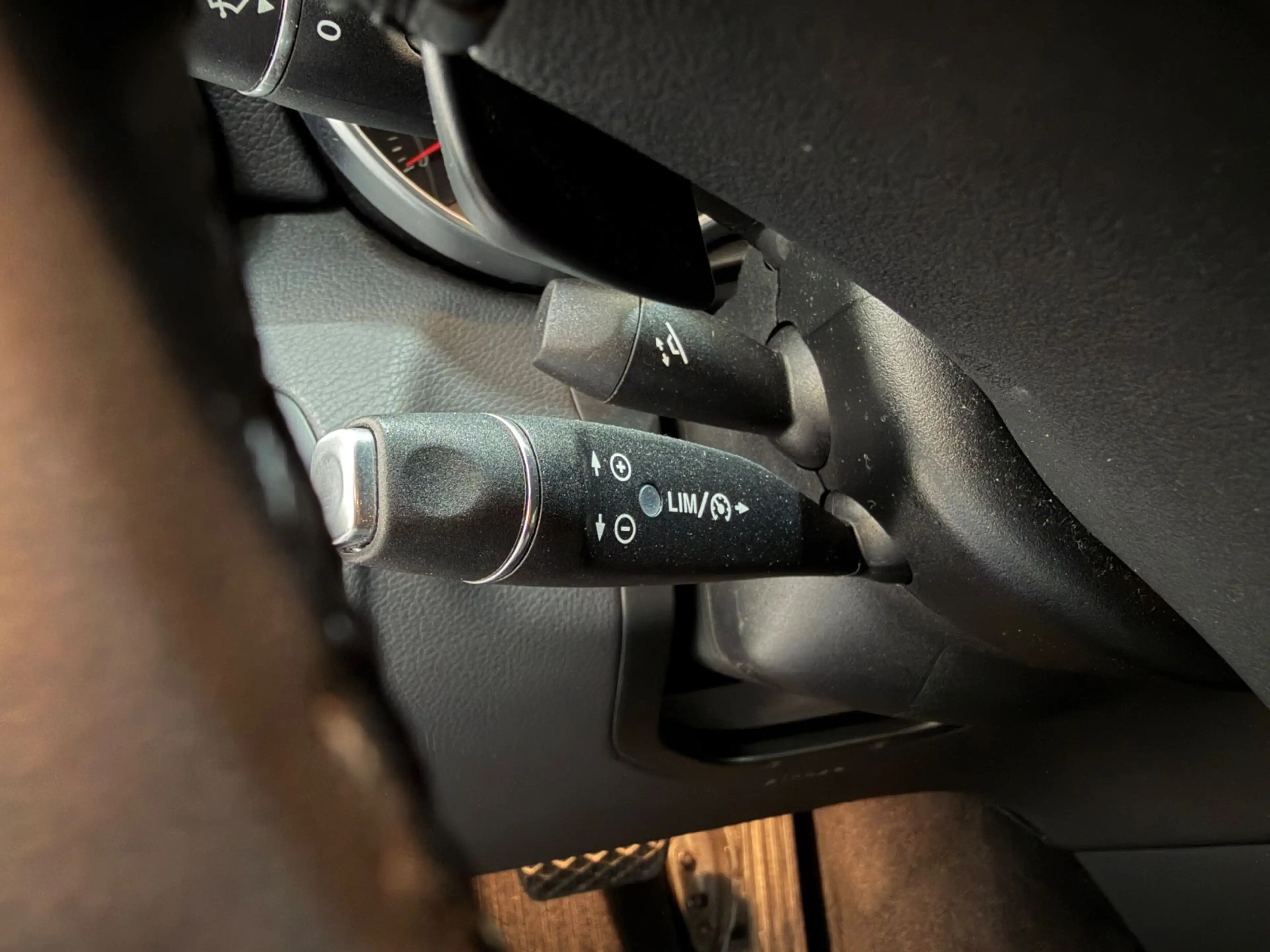 Mercedes-Benz GLC 250 *Exclusive*4Matic*Memory*Keyless* — photo 34