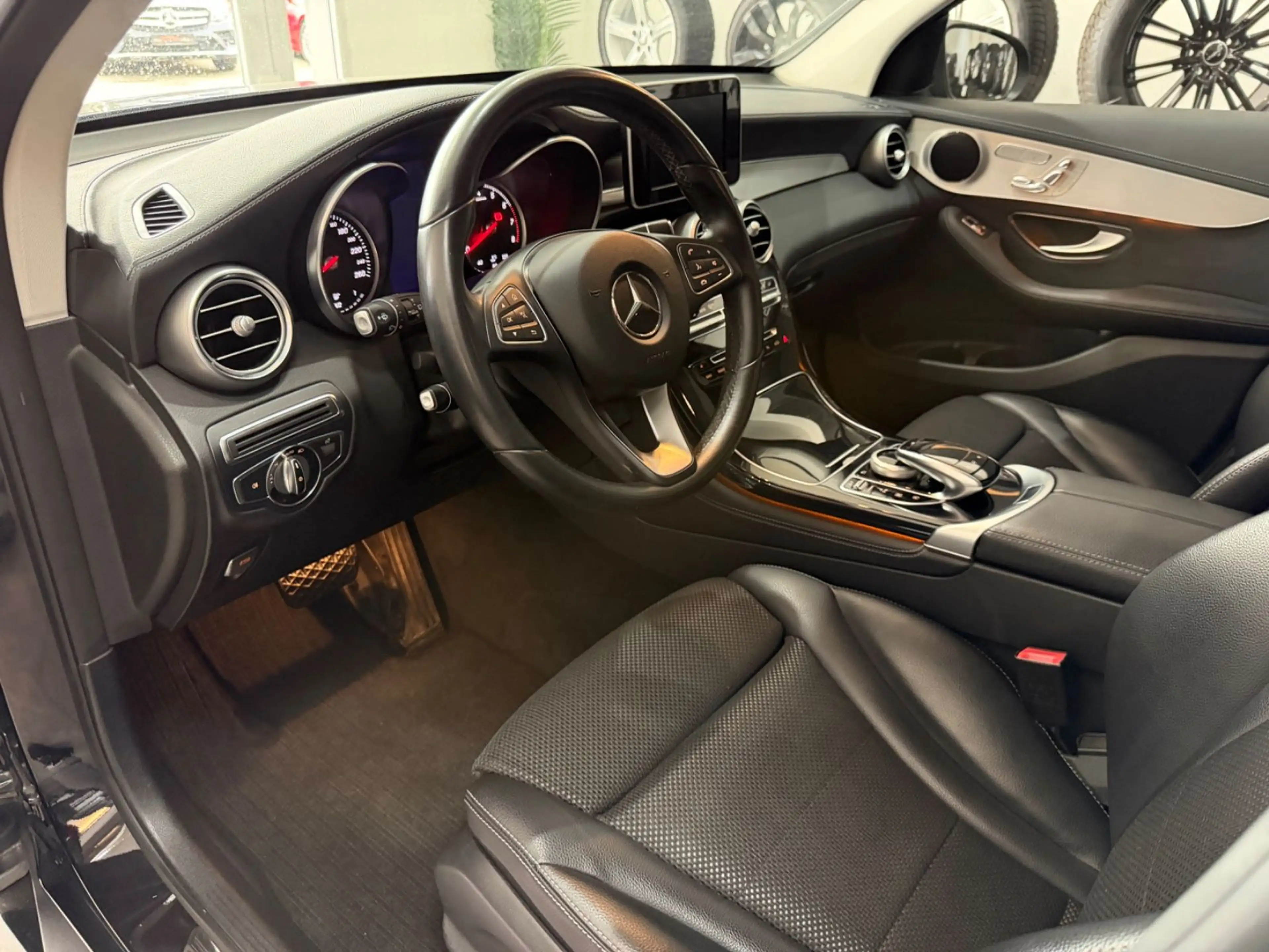 Mercedes-Benz GLC 250 *Exclusive*4Matic*Memory*Keyless* — photo 15