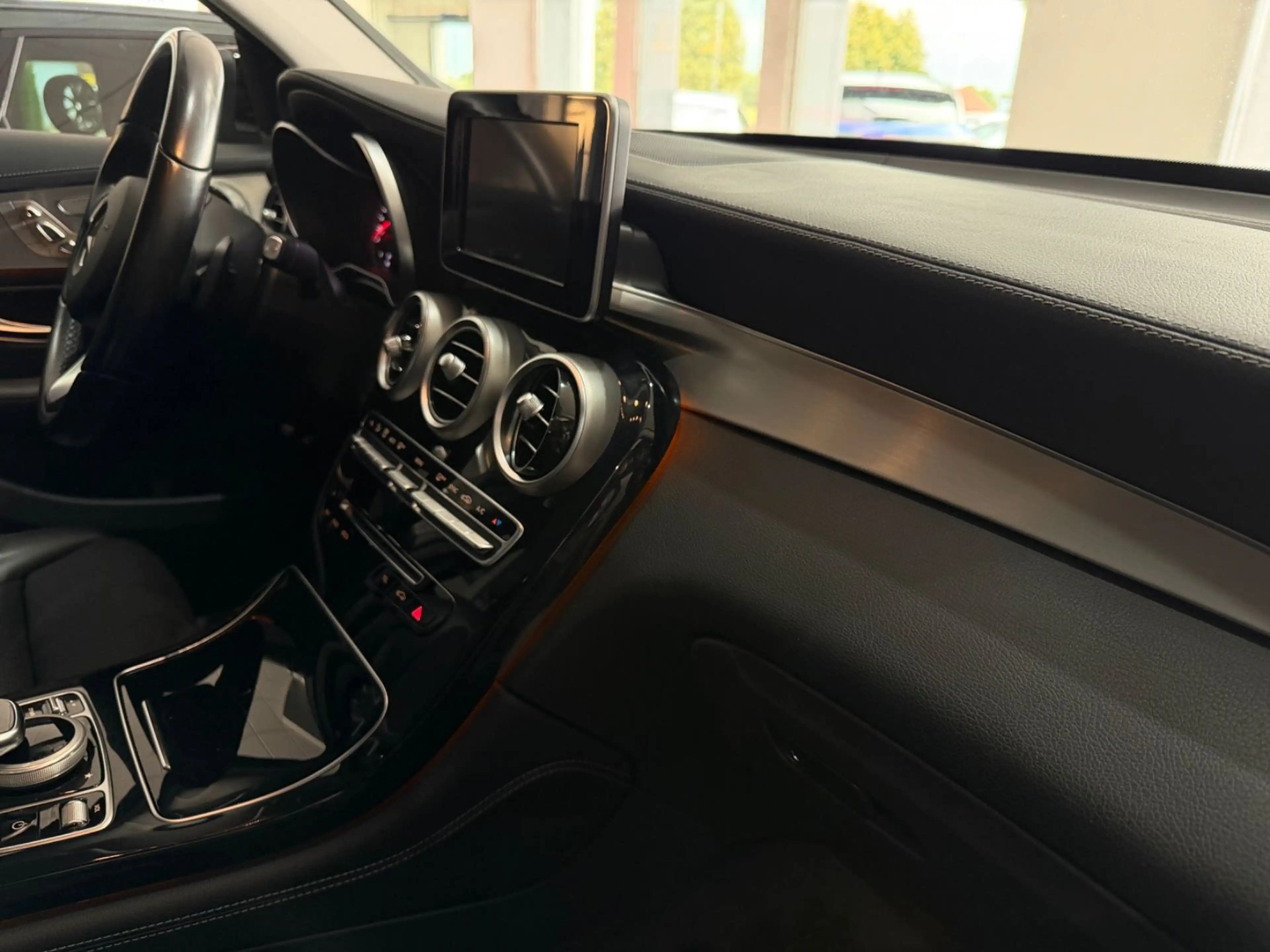 Mercedes-Benz GLC 250 *Exclusive*4Matic*Memory*Keyless* — photo 22