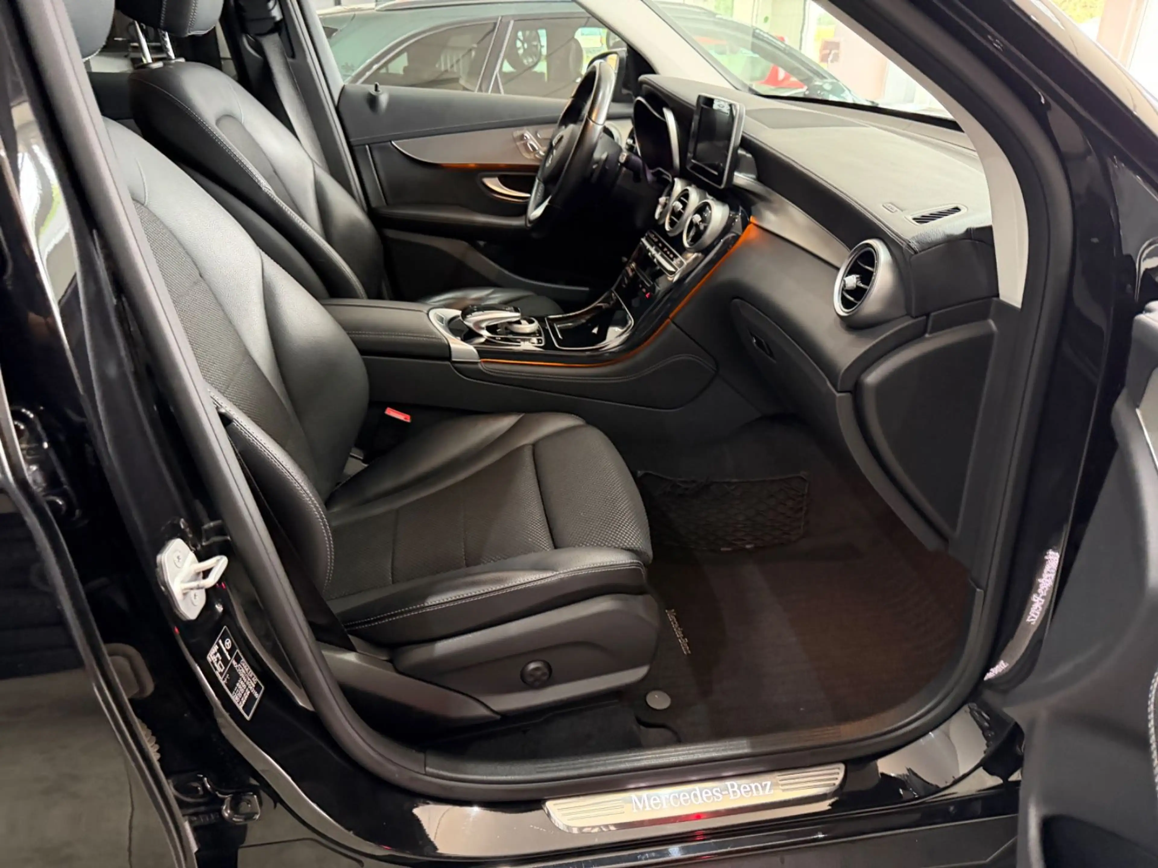 Mercedes-Benz GLC 250 *Exclusive*4Matic*Memory*Keyless* — photo 35
