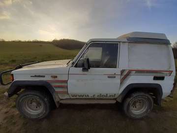 Land Cruiser 2.4 LX Hardtop Comm.