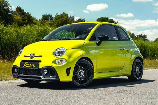 Abarth 595 Pista MANUAL / BEATS SOUND SYSTEM / APPLE CARPLAY /