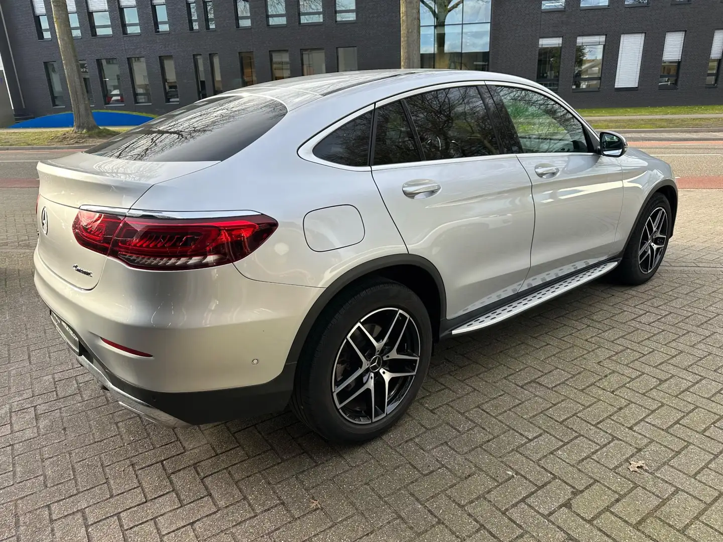 Mercedes-Benz GLC 200 Coupé 4MATIC Gris - 2