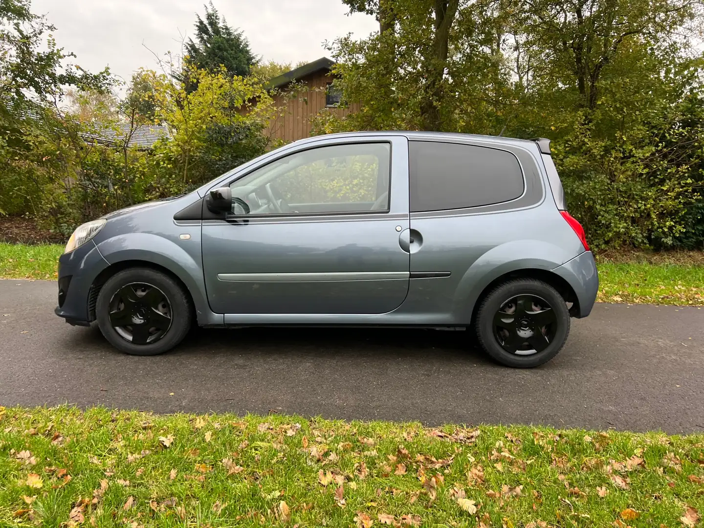 Renault Twingo 1.2-16V Sport | Nieuwe apk + 1e Eigenaar Nu € 1.97 Azul - 2
