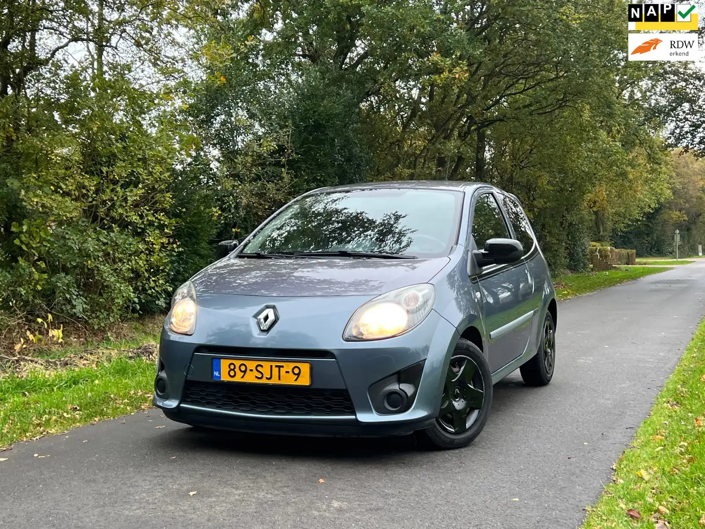 Renault Twingo 1.2-16V Sport | Nieuwe apk + 1e Eigenaar Nu € 1.97 Azul - 1