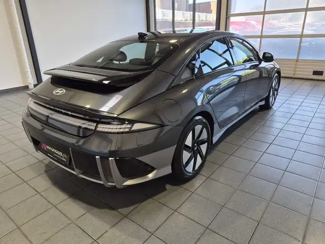 Hyundai Ioniq 6 view 5