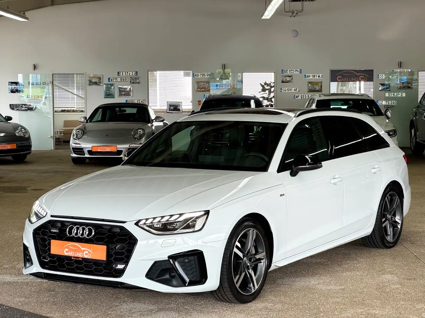 Audi A4 Avant 40 TDI Qu 2 x S-Line STHZ*AHK*PAN*ACC Weiß - 1