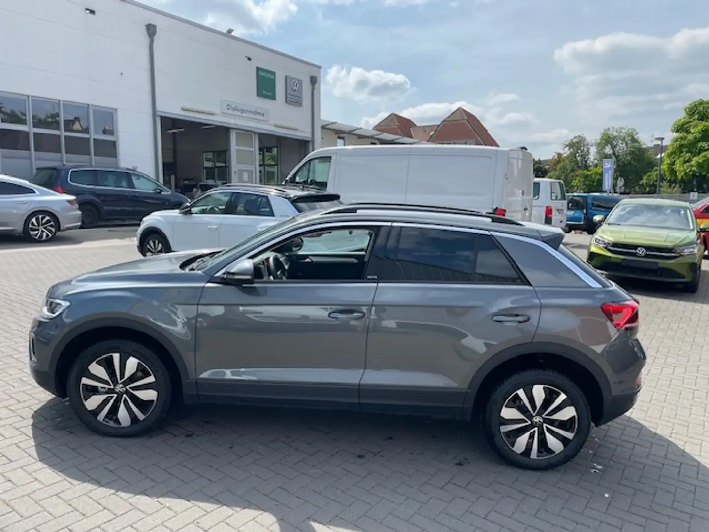 Volkswagen T-Roc 1.0TSi Move R-Kamera ACC NaviMedia 17Zoll LED Grau - 2