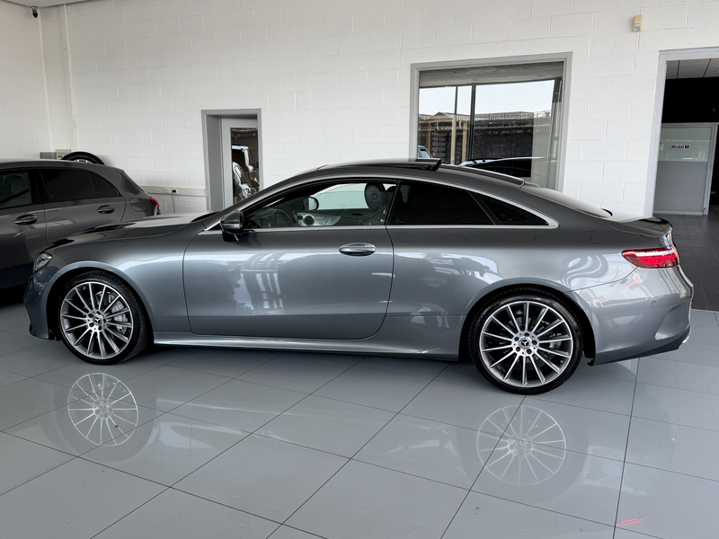 Mercedes-Benz E 220 d Coupe ///AMG *GARANTIE 1AN*Toit Ouvrant*Full Option — photo 9