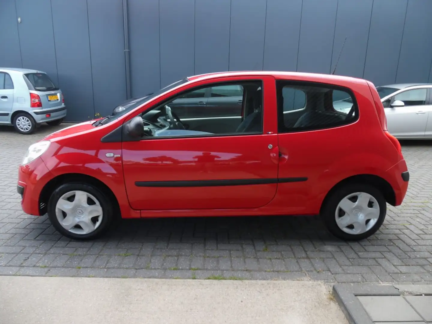 Renault Twingo 1.2 AUTHENTIQUE Rojo - 2