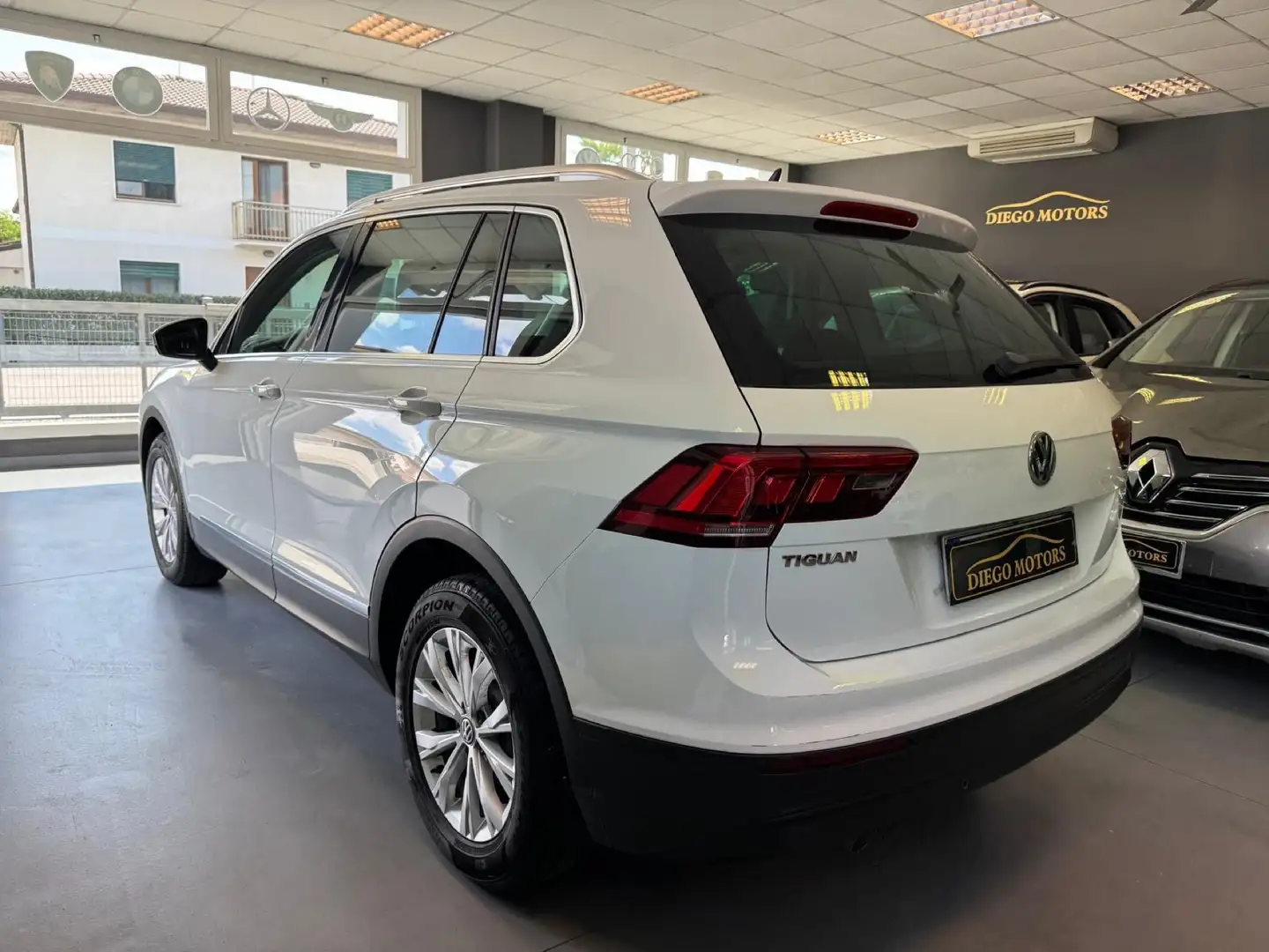 Volkswagen Tiguan 2.0 tdi Business 150cv dsg Bianco - 2