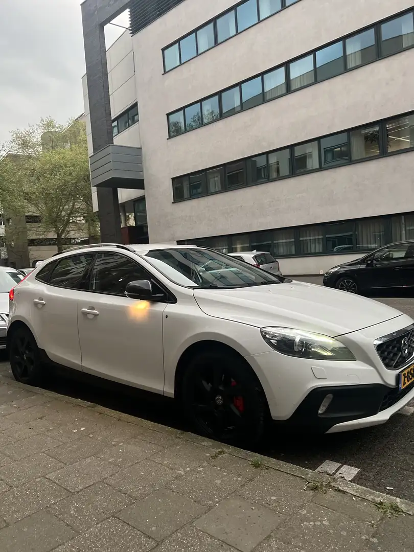 Volvo V40 Cross Country D3 Geartronic Momentum Wit - 1