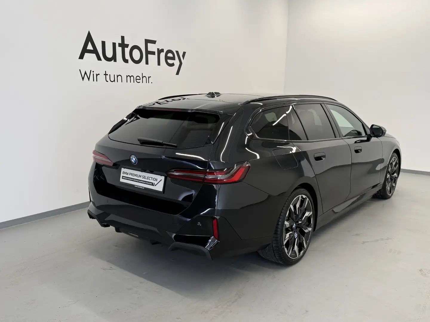 BMW 550 e xDrive Schwarz - 2