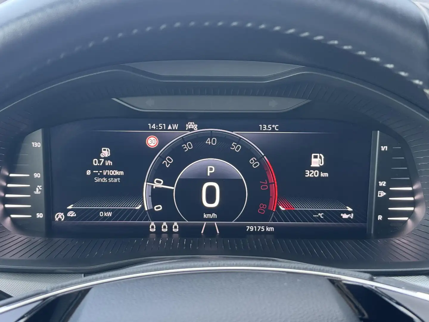 Skoda Kamiq 1.0 TSI Business Edition 110 PK | Navi | CarPlay | Zwart - 2