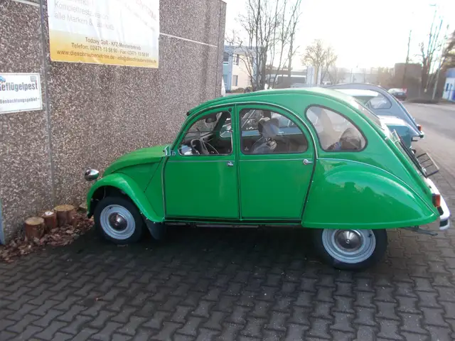 Citroen 2CV 2CV6 Club grün verz. Chassis 1Jahr Gewährl.