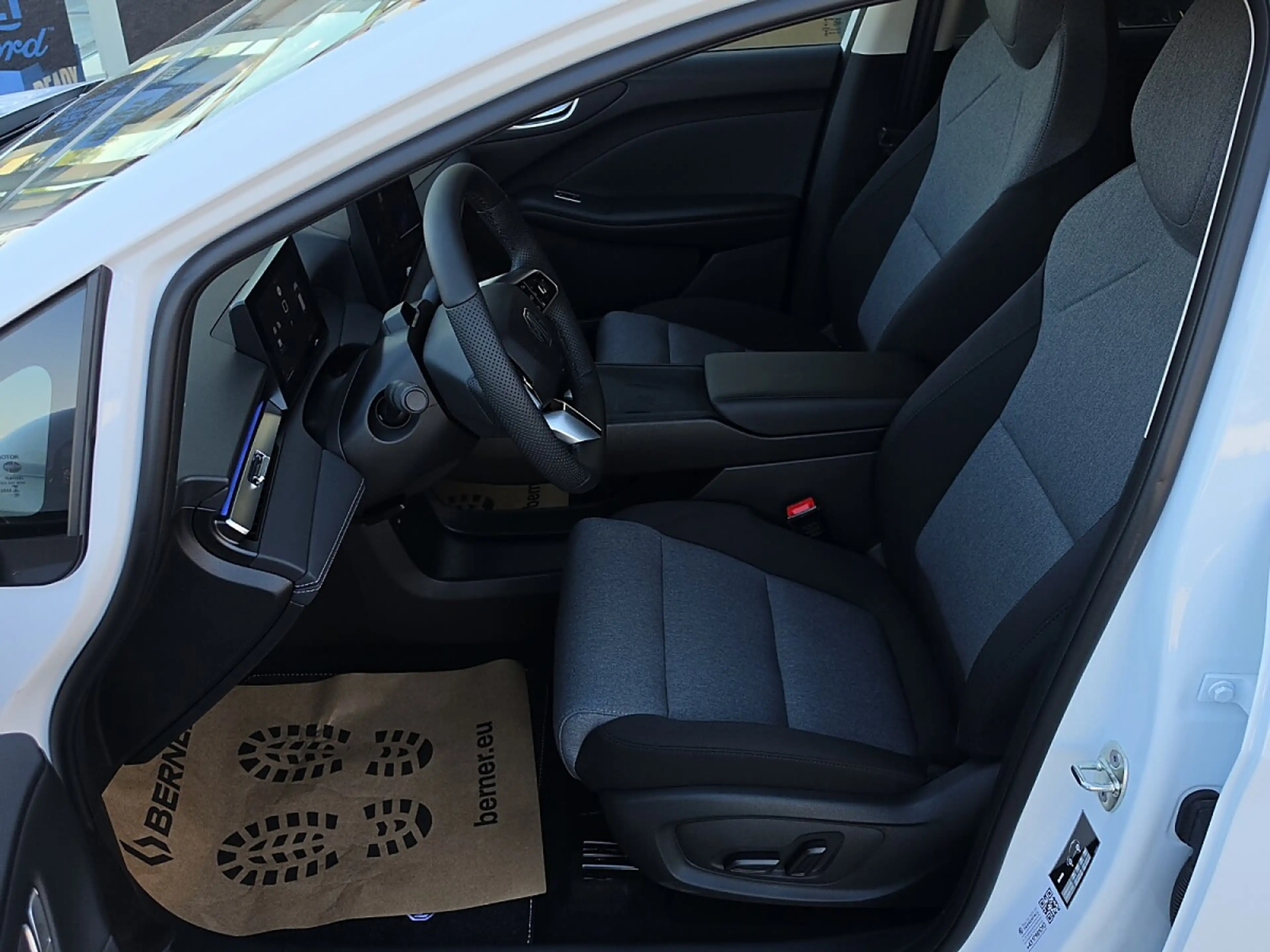 MG MG4 EV Urban 54 kWh Luxury *inkl. 2.000,-- Eintausc... — photo 10