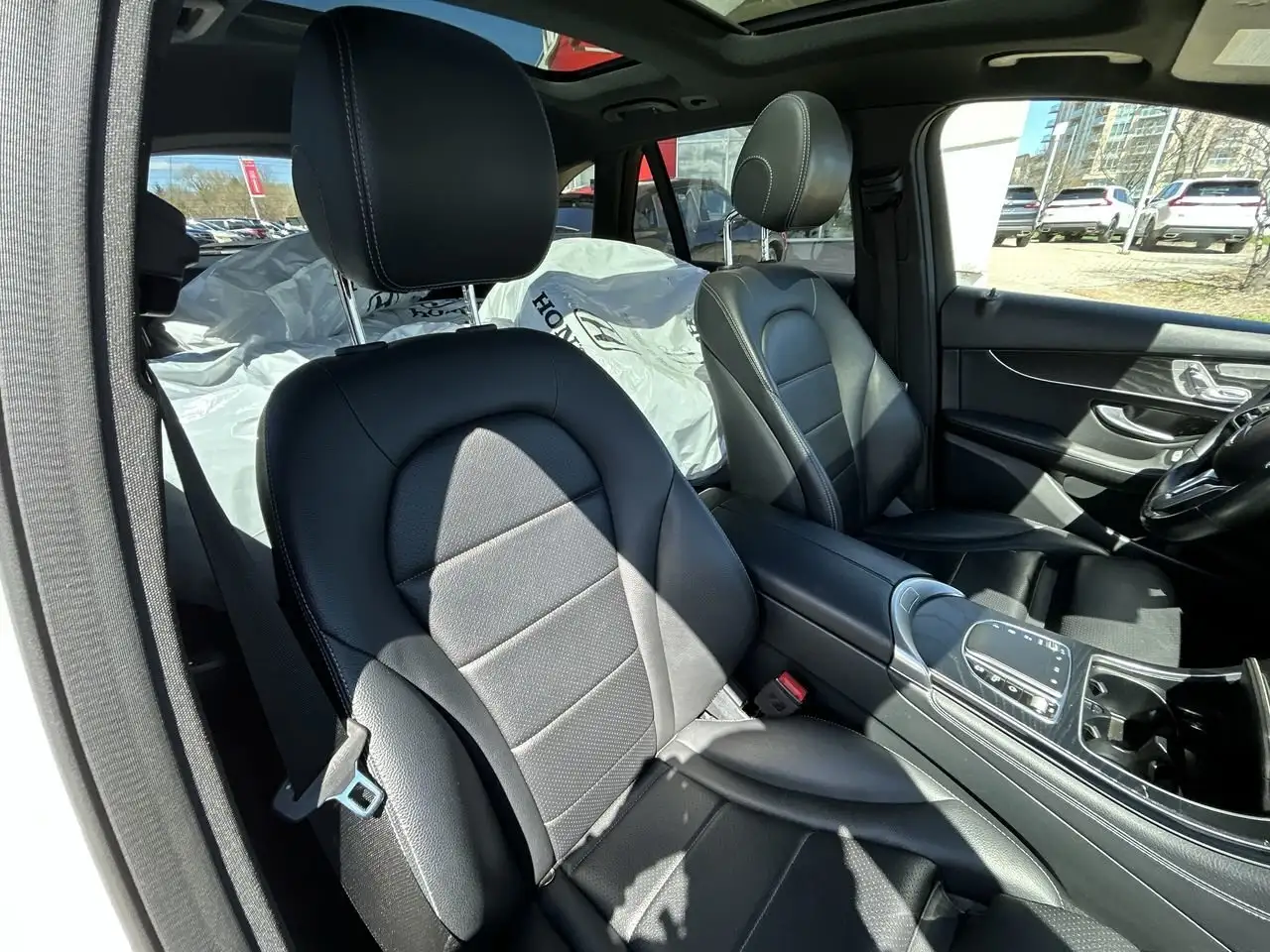 Mercedes-Benz GLC снимка Mercedes-Benz GLC