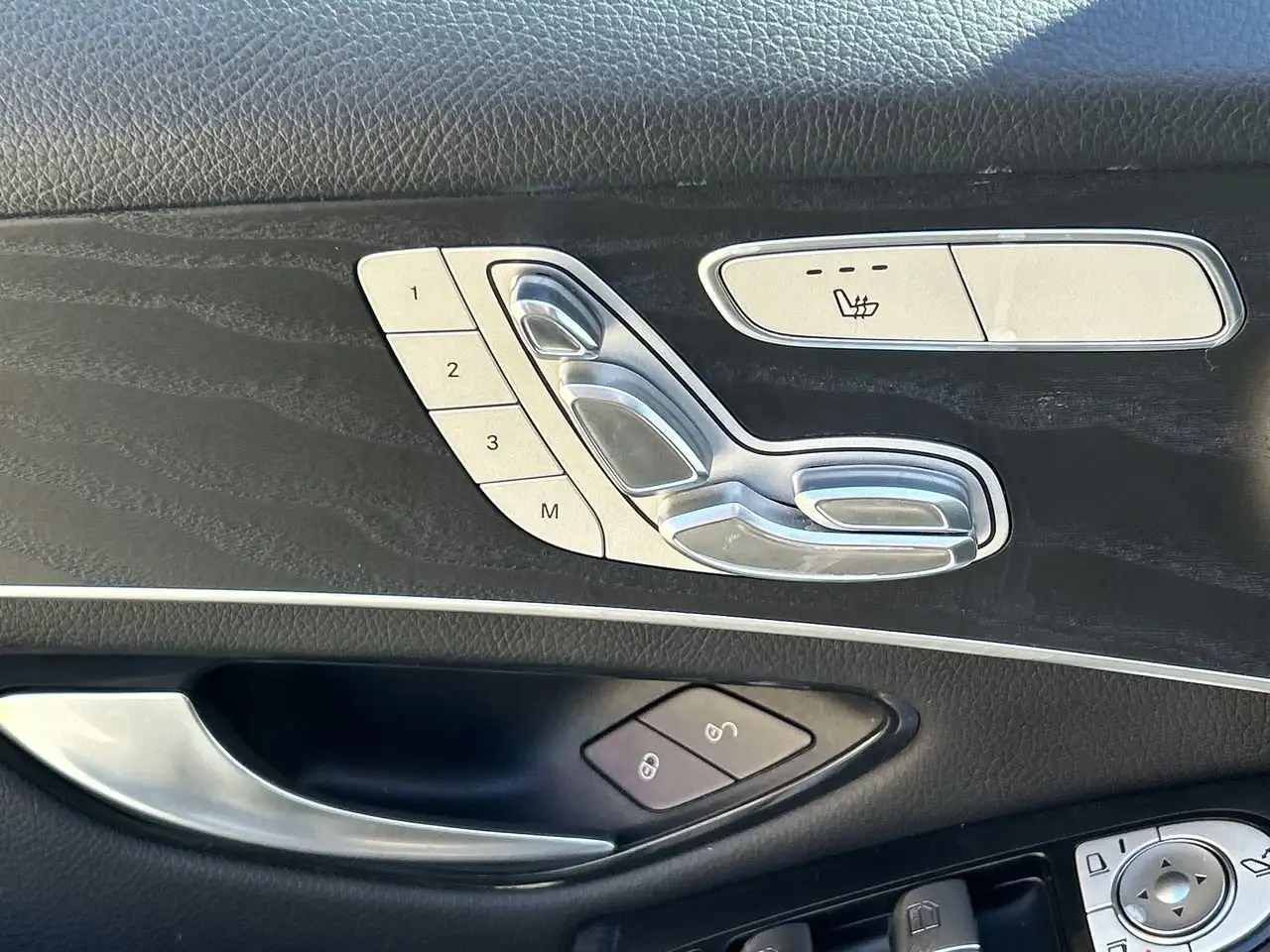 Mercedes-Benz GLC снимка Mercedes-Benz GLC