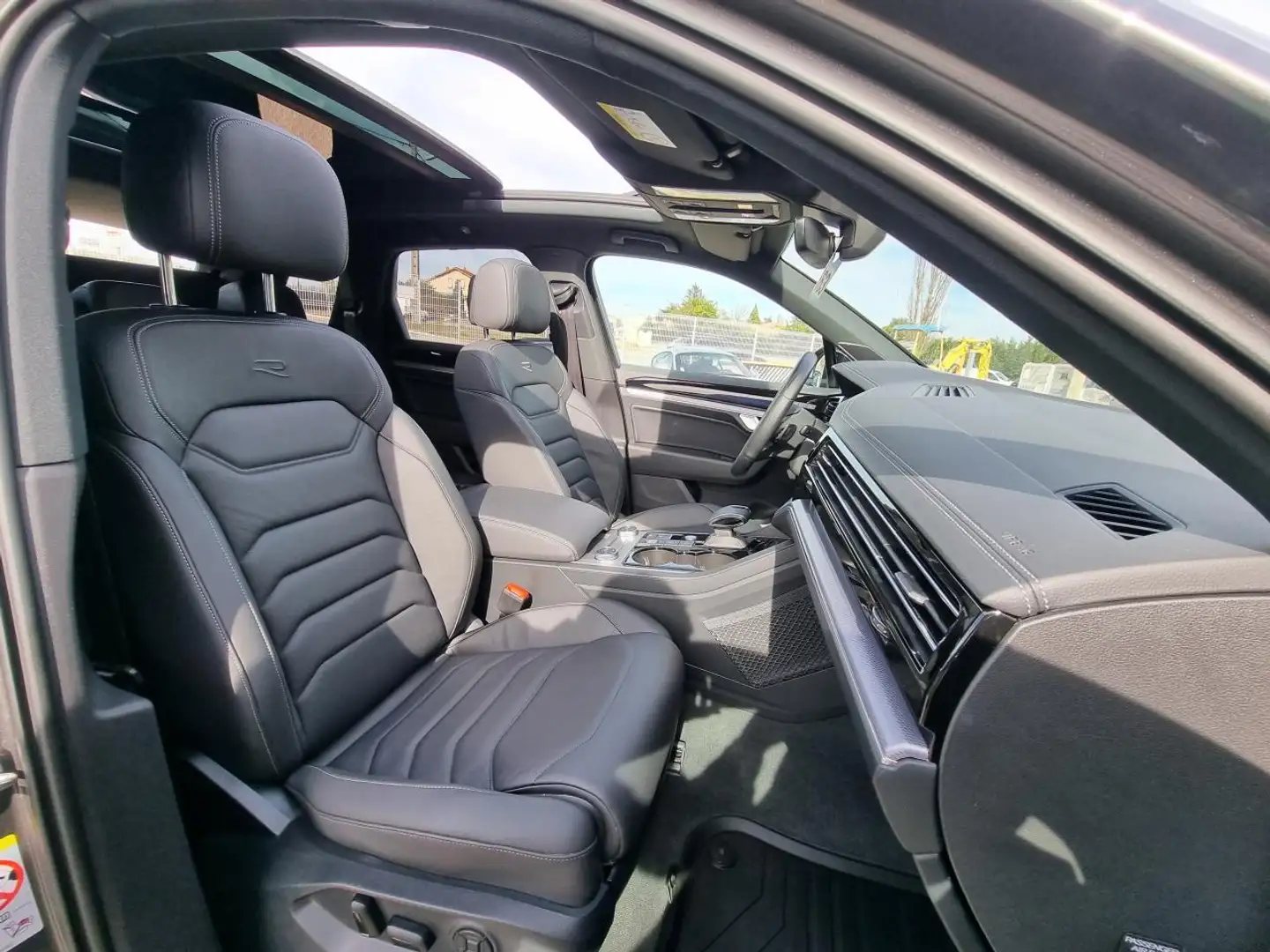 Volkswagen Touareg 3.0 TSI EHYBRID 462 CH TIPTRONIC 8 4 MOTION R Gri - 2