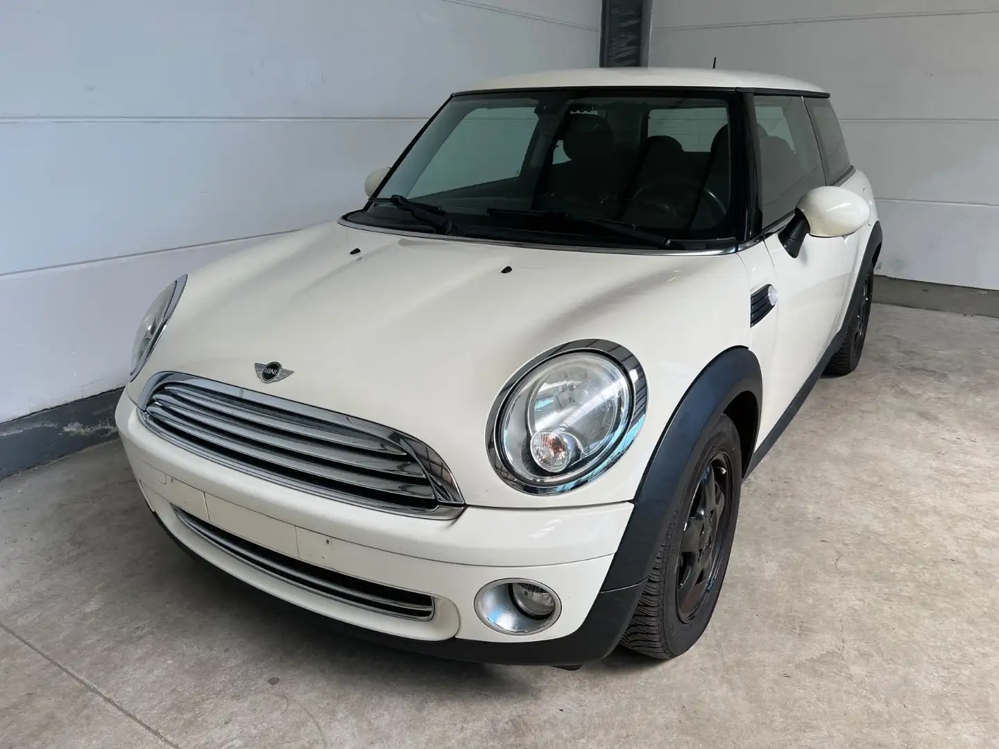 MINI One One + Pepper Ausstattung+Alu+GJ-Reifen+Klimaaut. Bílá - 1