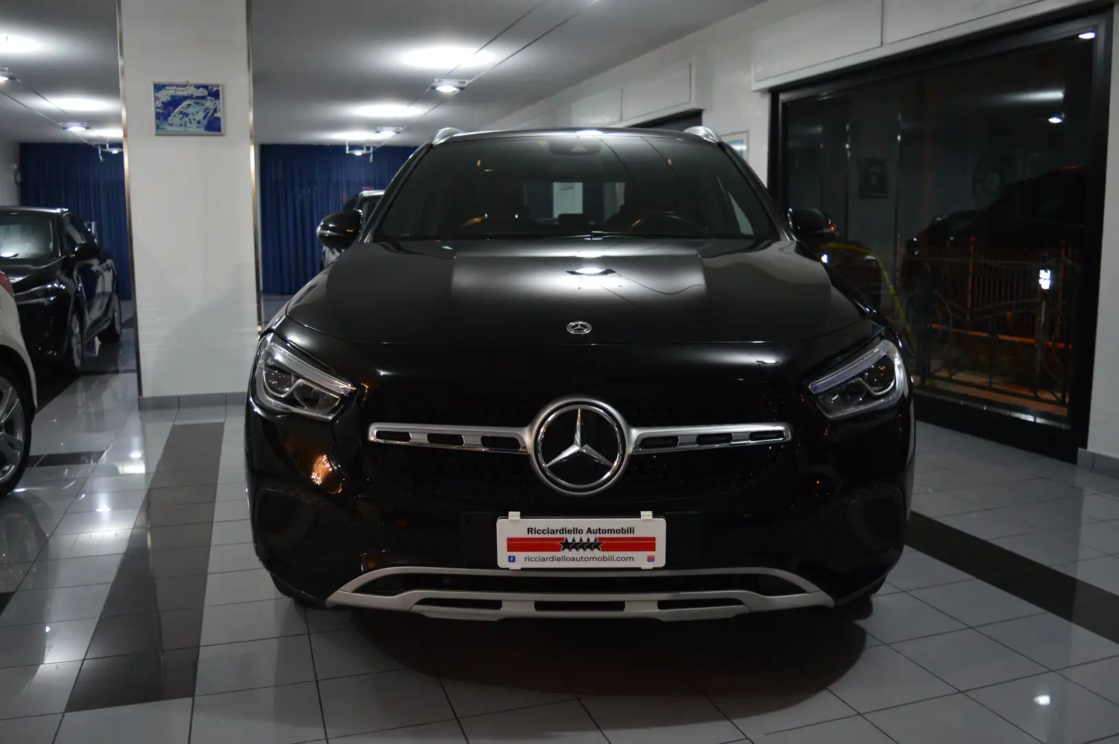 Mercedes-Benz GLA 200 d Sport Plus auto - Italiana/Km 80000 Nero - 2
