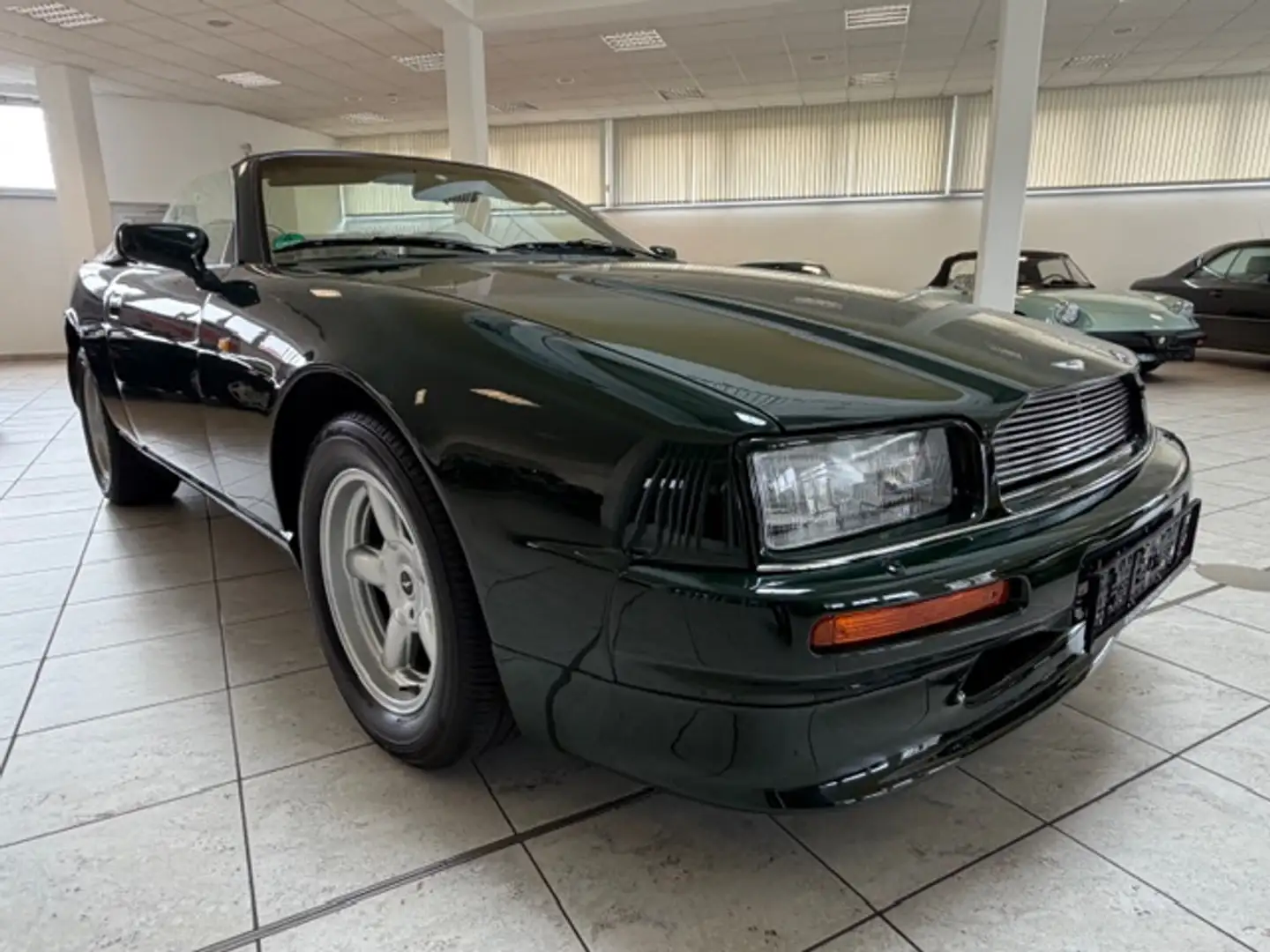 Aston Martin Virage Volante 5,3 V8 Automatik 1/122 LHD Europa DE Grün - 1